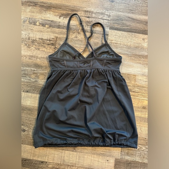 Lululemon tank - Picture 2 of 4